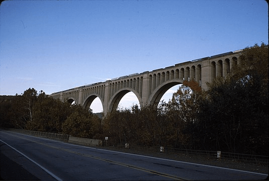 Tunkhannock Creek Viaduct / Wikipedia / RussNelson
Link: https://en.wikipedia.org/wiki/Tunkhannock_Viaduct